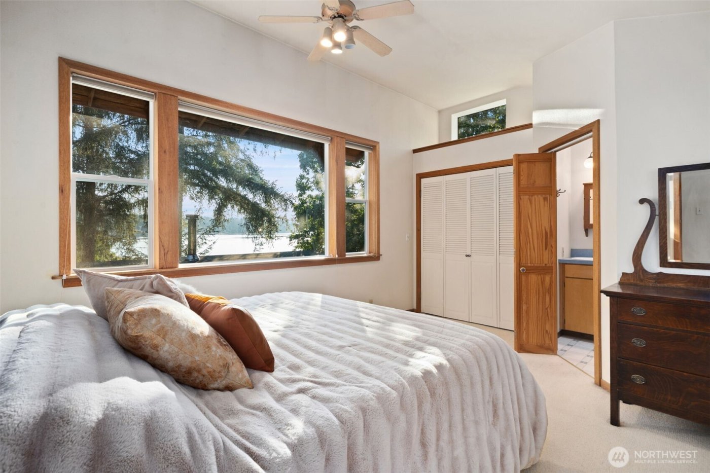 294 E Libby Road , Shelton, WA 98584