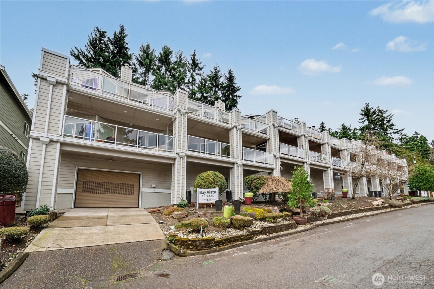 11639 91st Lane NE #3, Kirkland, WA 98034