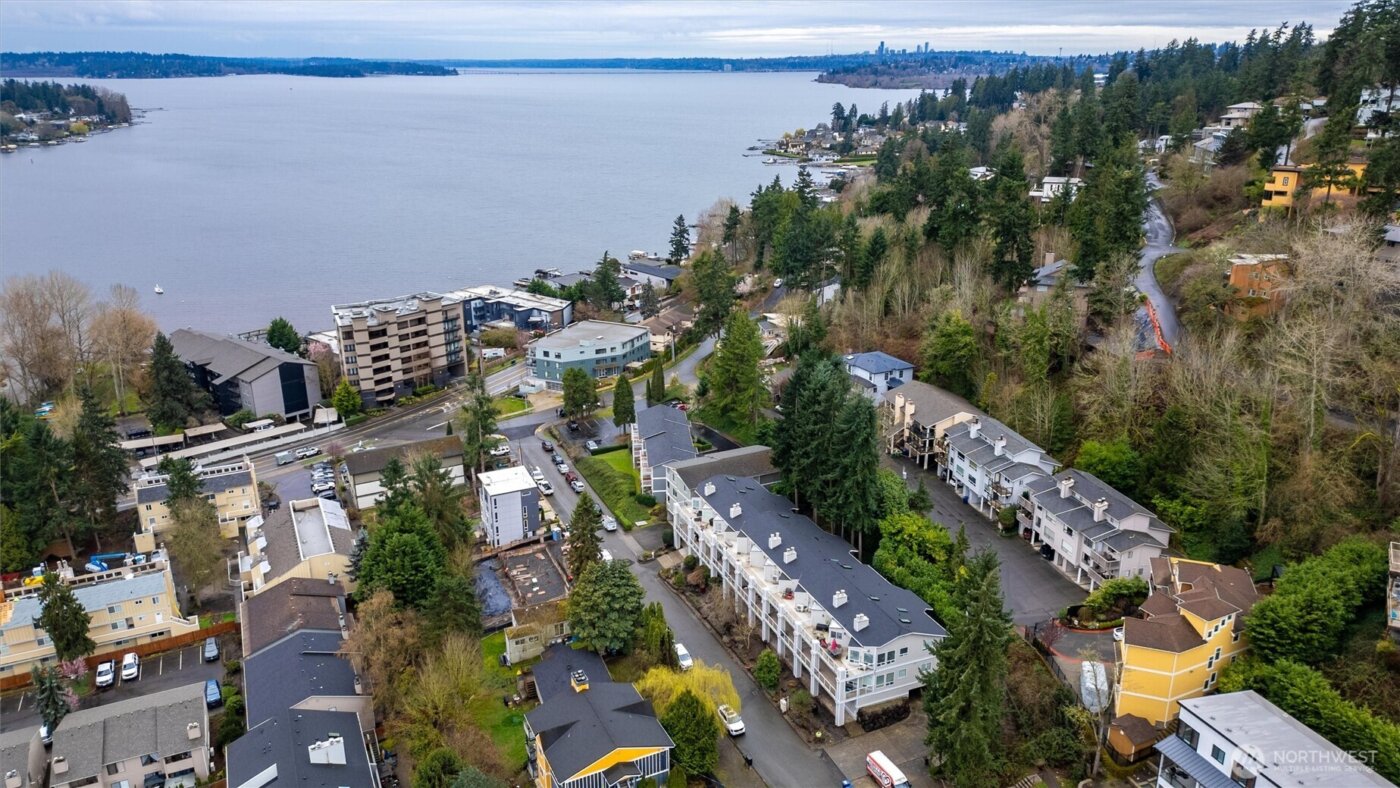 11639 91st Lane NE #3, Kirkland, WA 98034