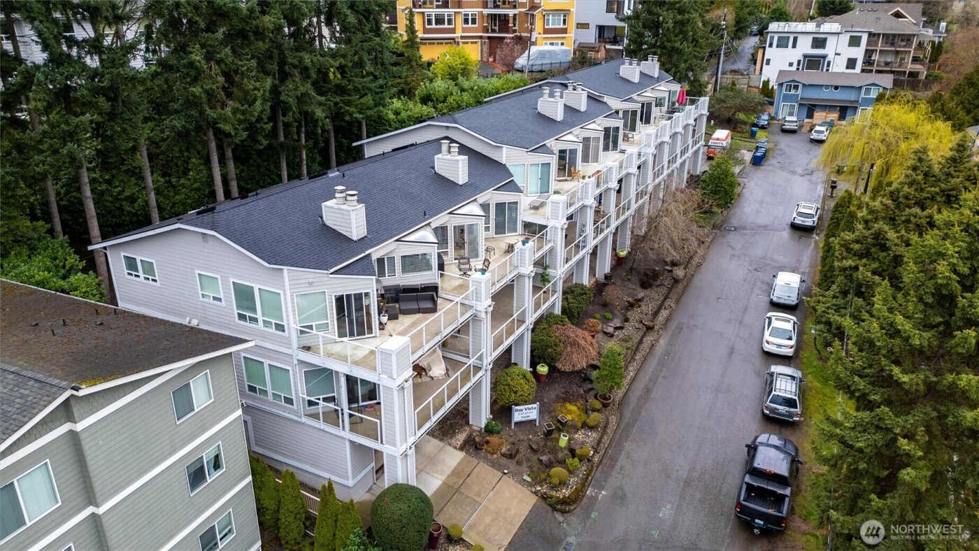 11639 91st Lane NE #3, Kirkland, WA 98034