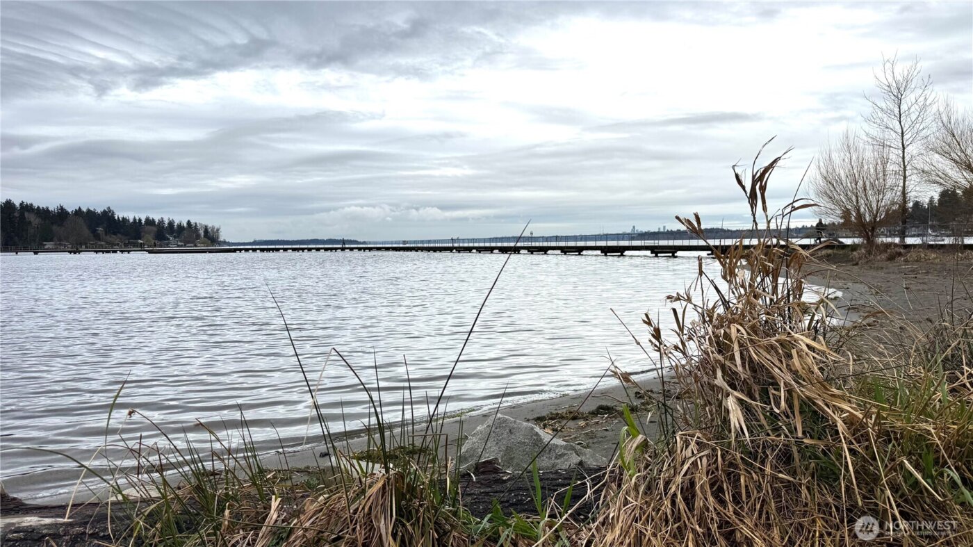 11639 91st Lane NE #3, Kirkland, WA 98034