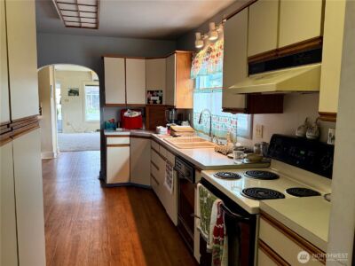 1907 Simpson Avenue , Aberdeen, WA 98520 - Photo 5