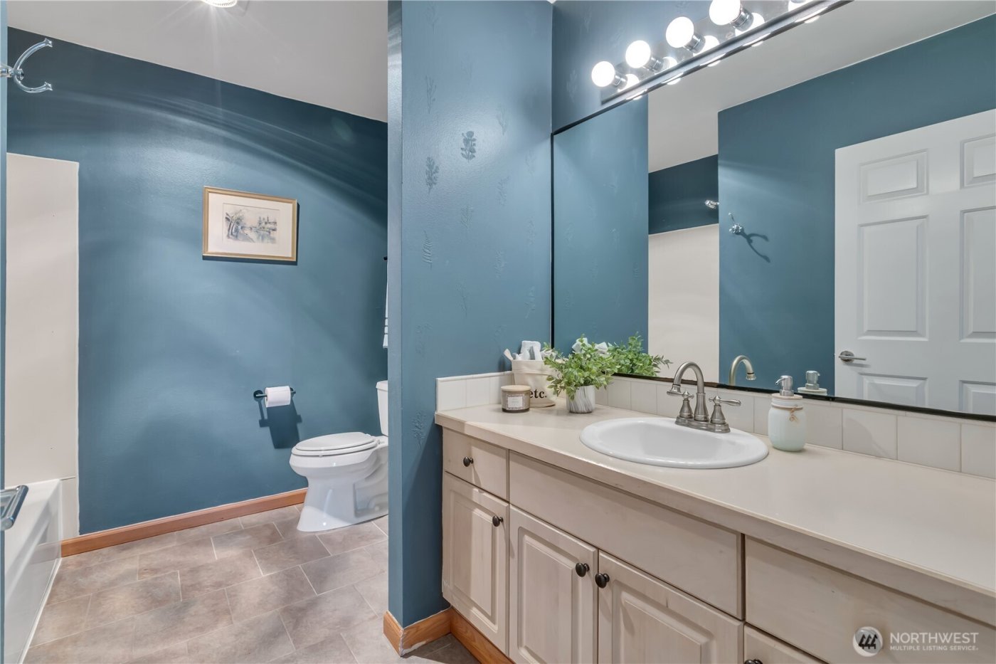 15310 Macadam Road S #A204, Tukwila, WA 98188