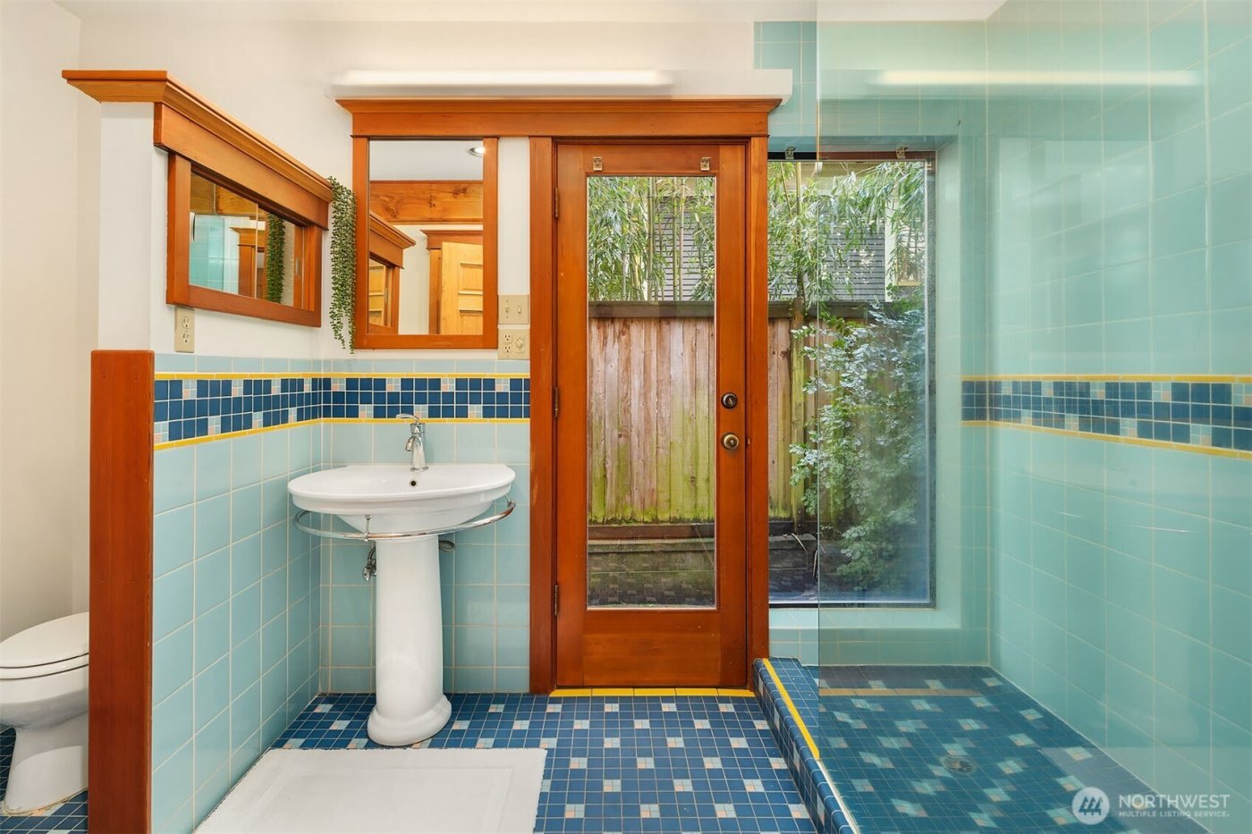 310 21st Avenue E, Seattle, WA 98112-5319