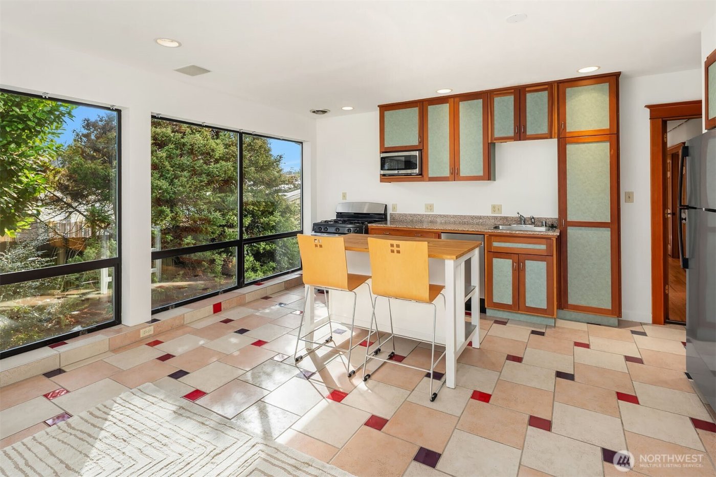 310 21st Avenue E, Seattle, WA 98112-5319