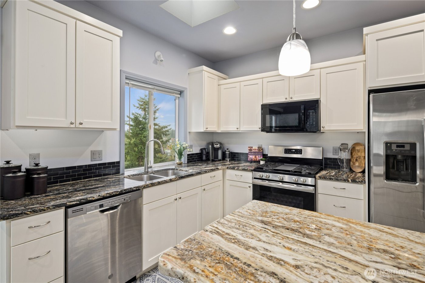 26568 221st Place SE, Maple Valley, WA 98038