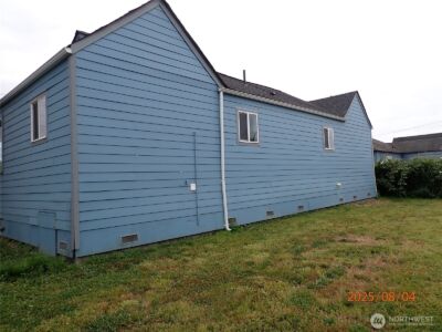 2002 Pacific Avenue , Aberdeen, WA 98520 - Photo 2