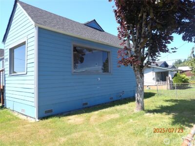 2002 Pacific Avenue , Aberdeen, WA 98520 - Photo 5