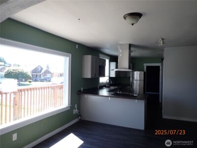 2002 Pacific Avenue , Aberdeen, WA 98520 - Photo 8