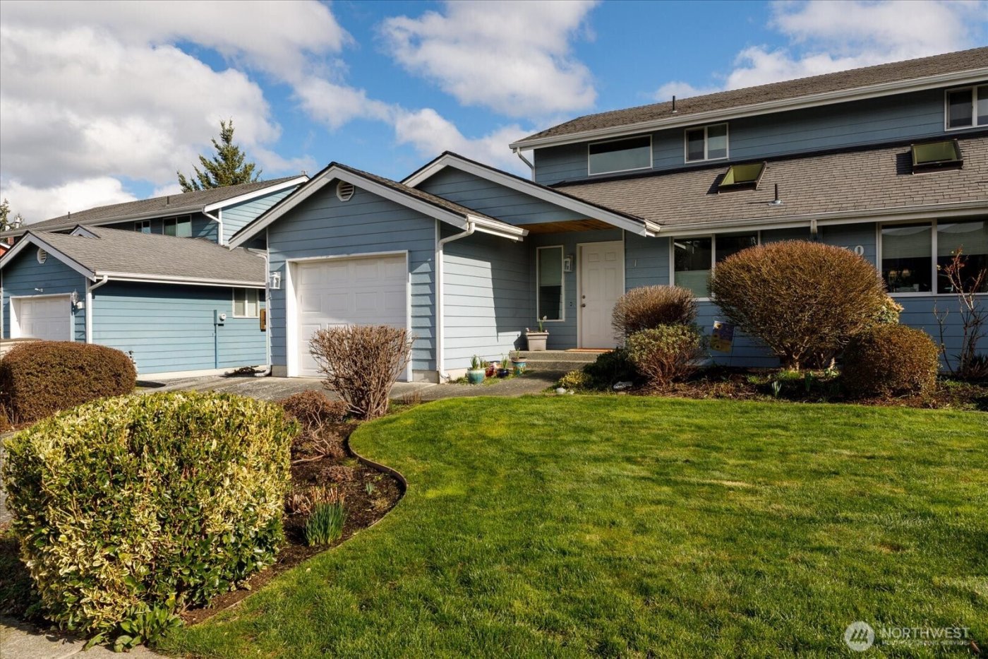 150 NE Nunan Loop #1, Oak Harbor, WA 98277