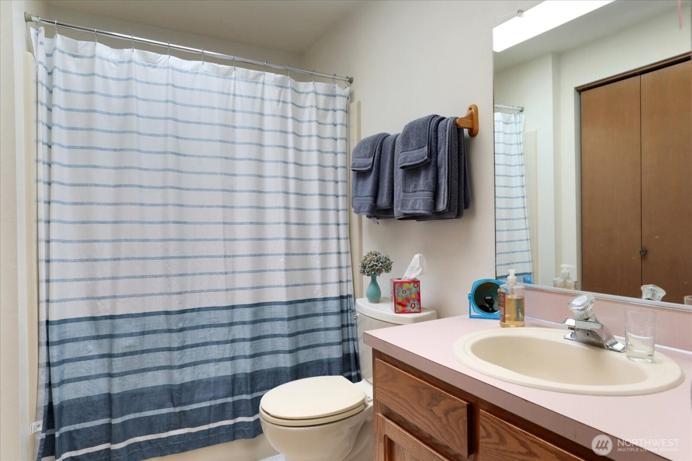 150 NE Nunan Loop #1, Oak Harbor, WA 98277