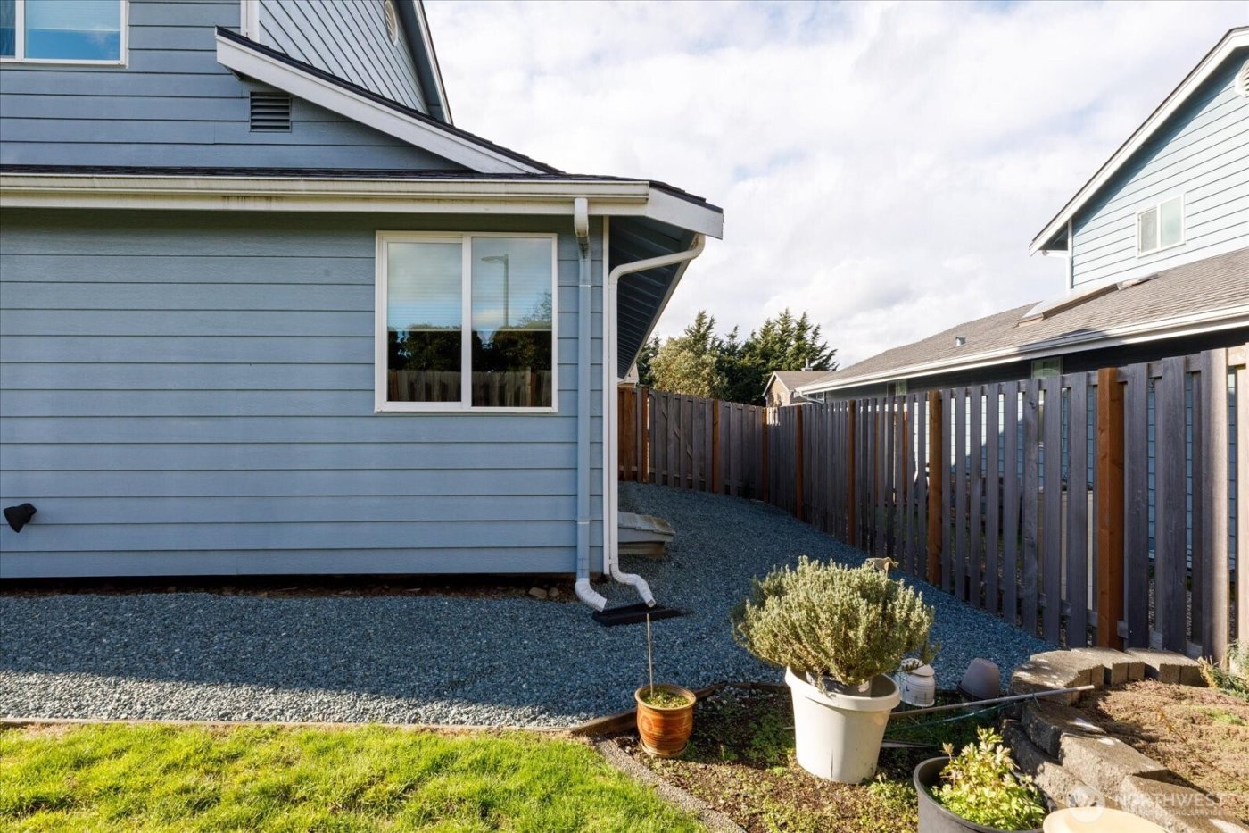 150 NE Nunan Loop #1, Oak Harbor, WA 98277