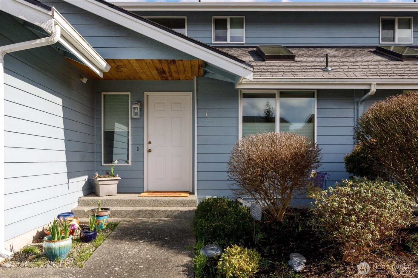 150 NE Nunan Loop #1, Oak Harbor, WA 98277