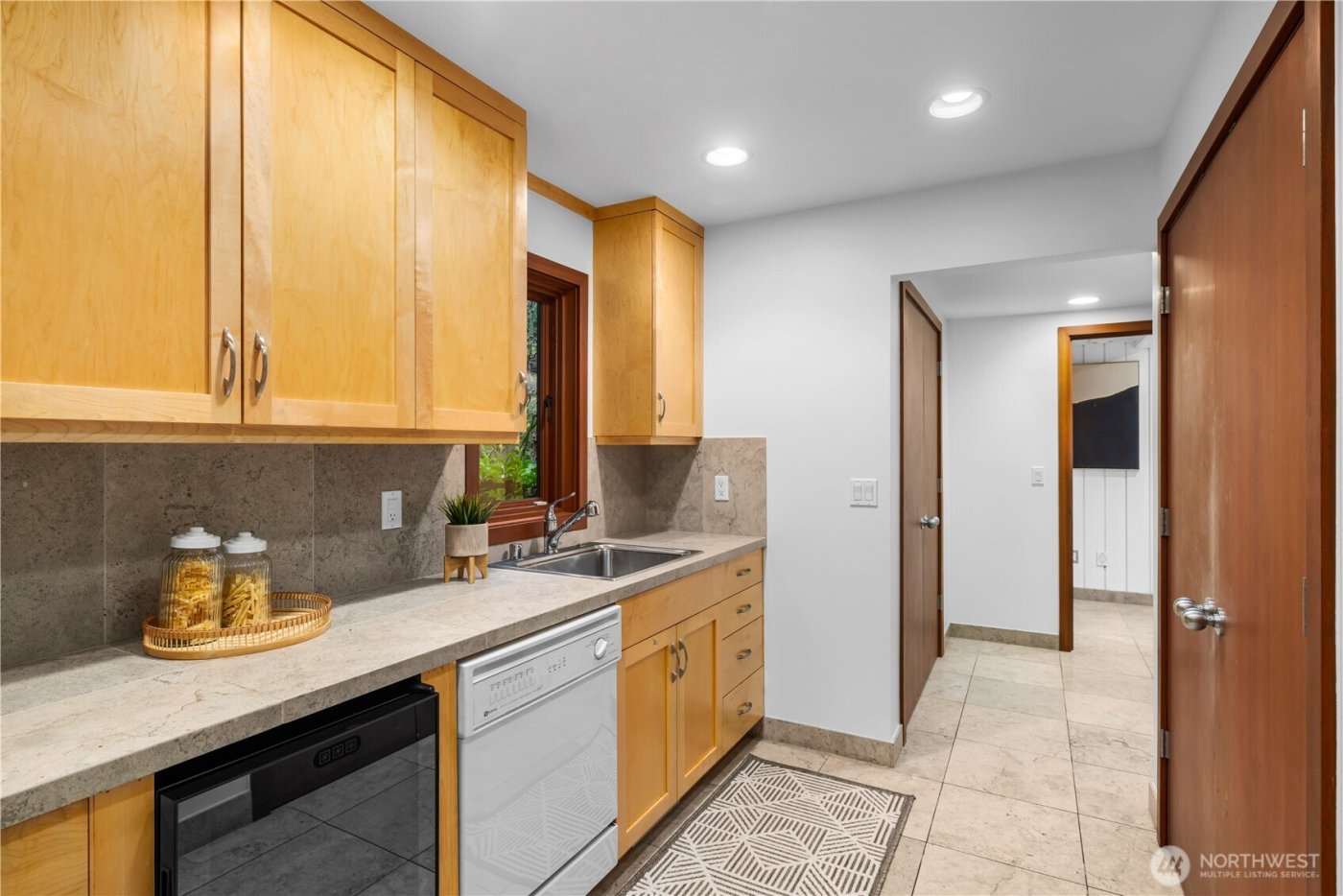 18 Holly Lane , Mercer Island, WA 98040