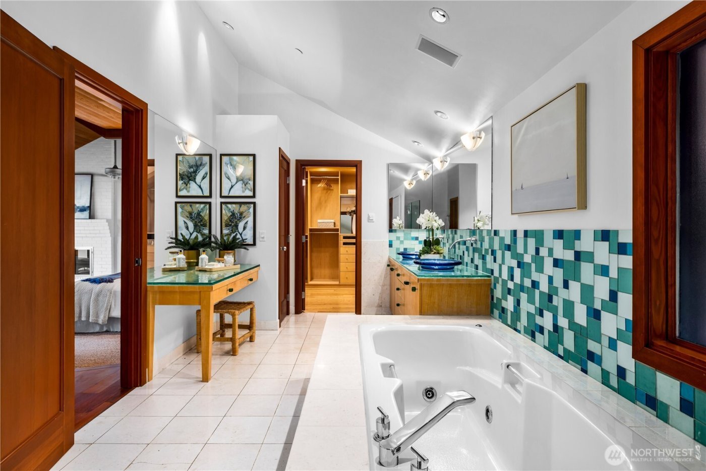 18 Holly Lane , Mercer Island, WA 98040