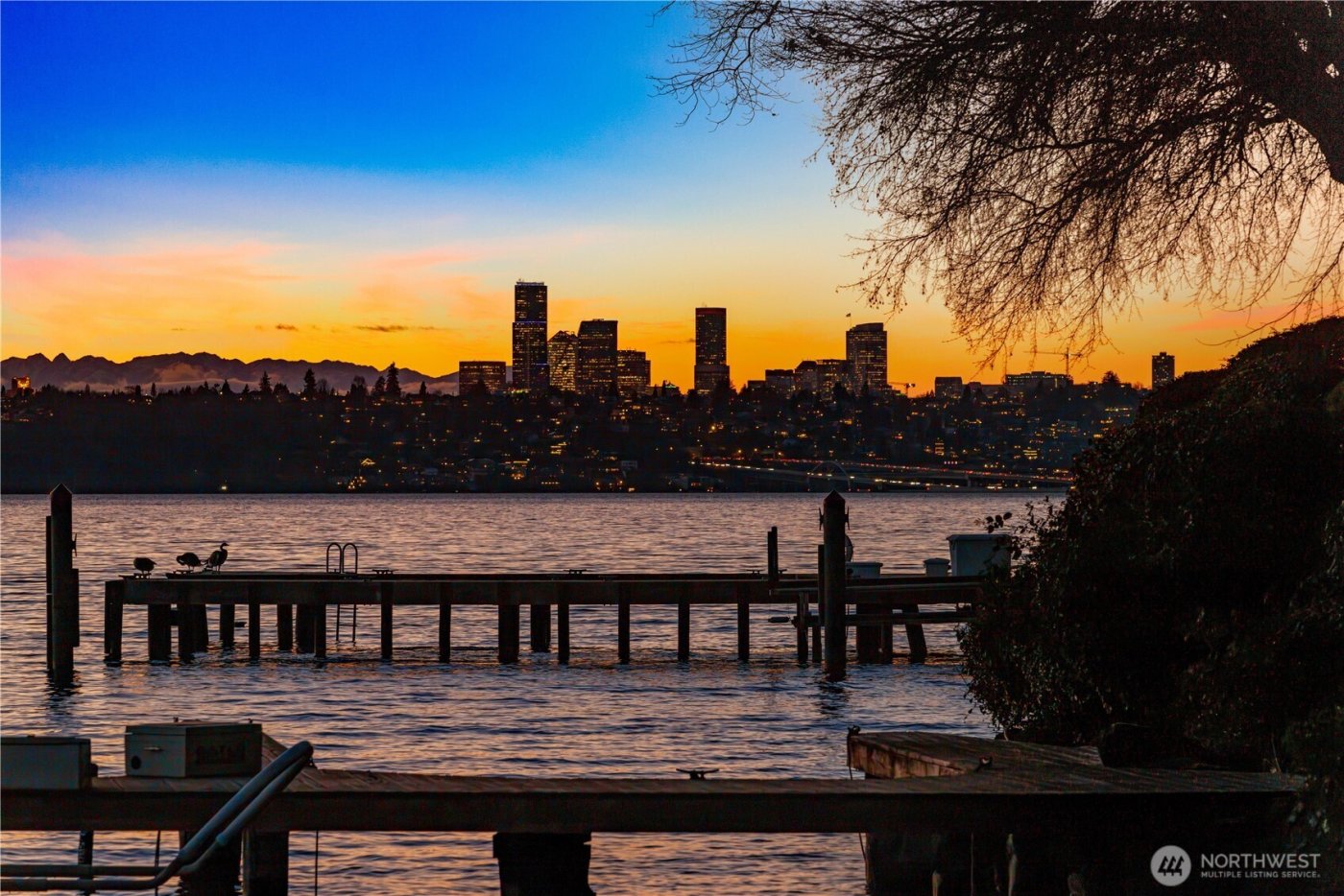 18 Holly Lane , Mercer Island, WA 98040