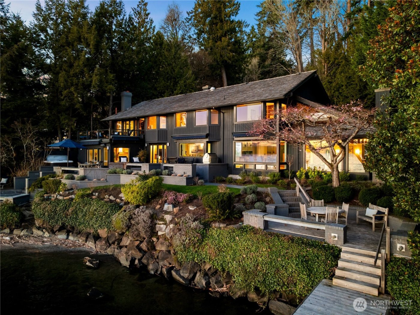 18 Holly Lane , Mercer Island, WA 98040