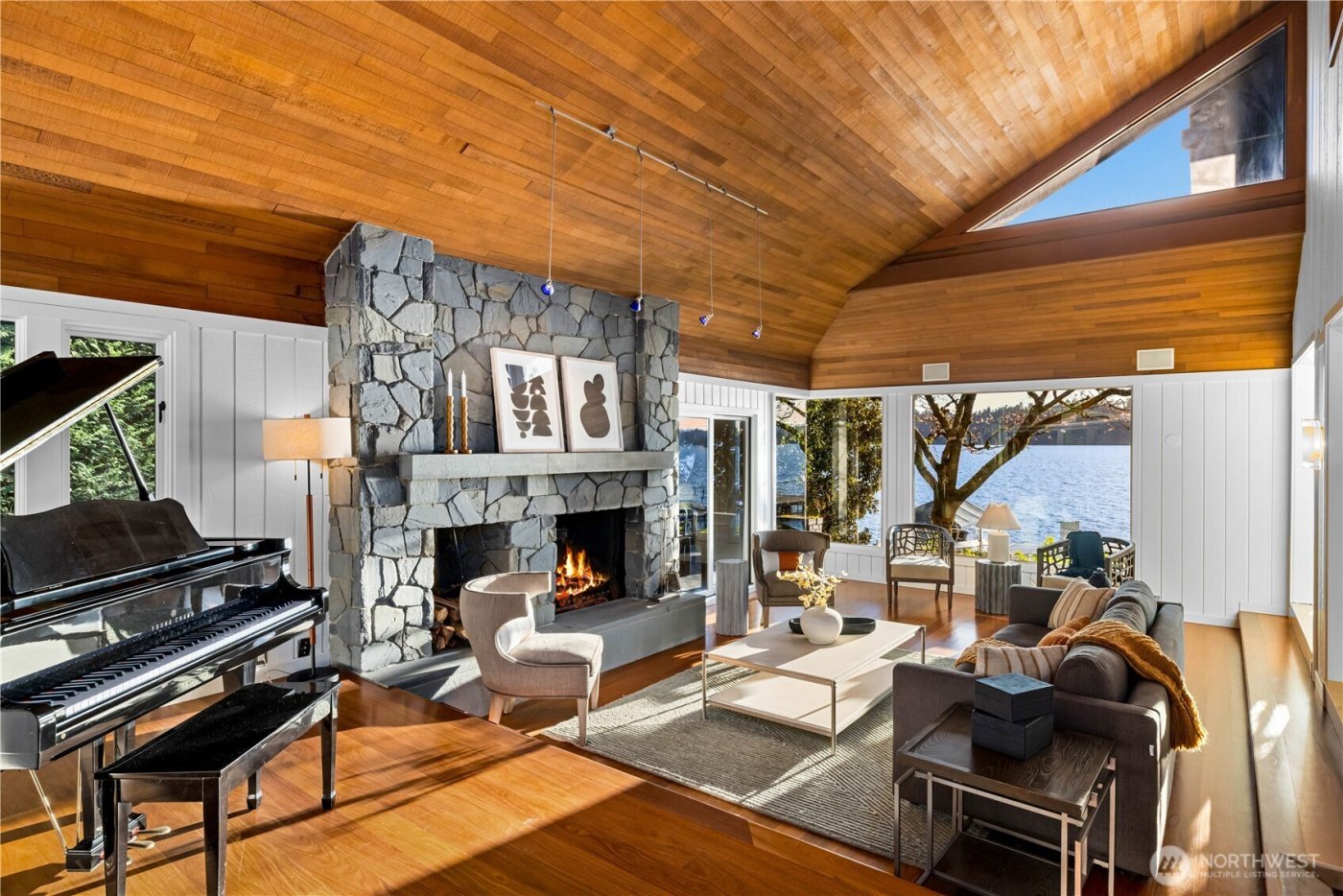 18 Holly Lane , Mercer Island, WA 98040