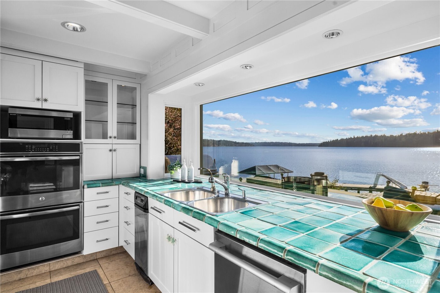 18 Holly Lane , Mercer Island, WA 98040