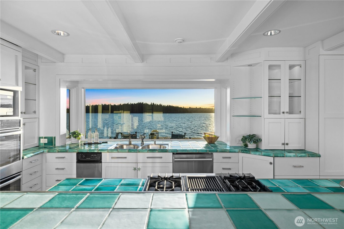 18 Holly Lane , Mercer Island, WA 98040