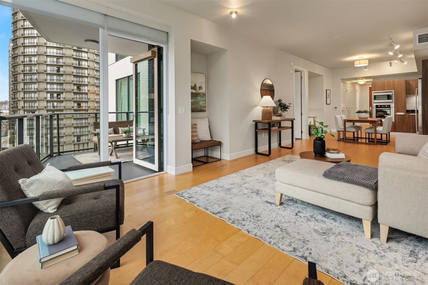 1920 4th Avenue #812, Seattle, WA 98101