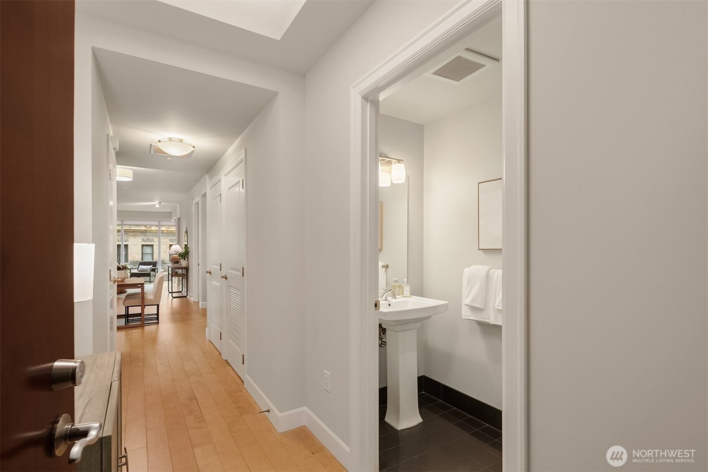 1920 4th Avenue #812, Seattle, WA 98101