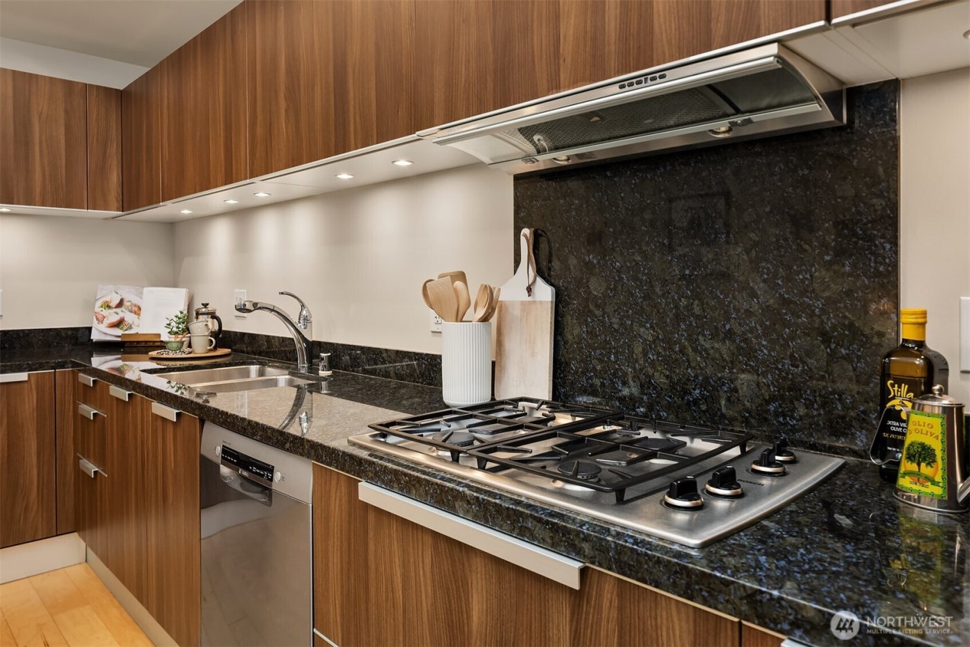 1920 4th Avenue #812, Seattle, WA 98101