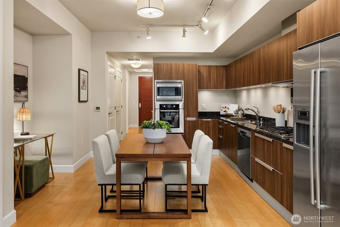 1920 4th Avenue #812, Seattle, WA 98101