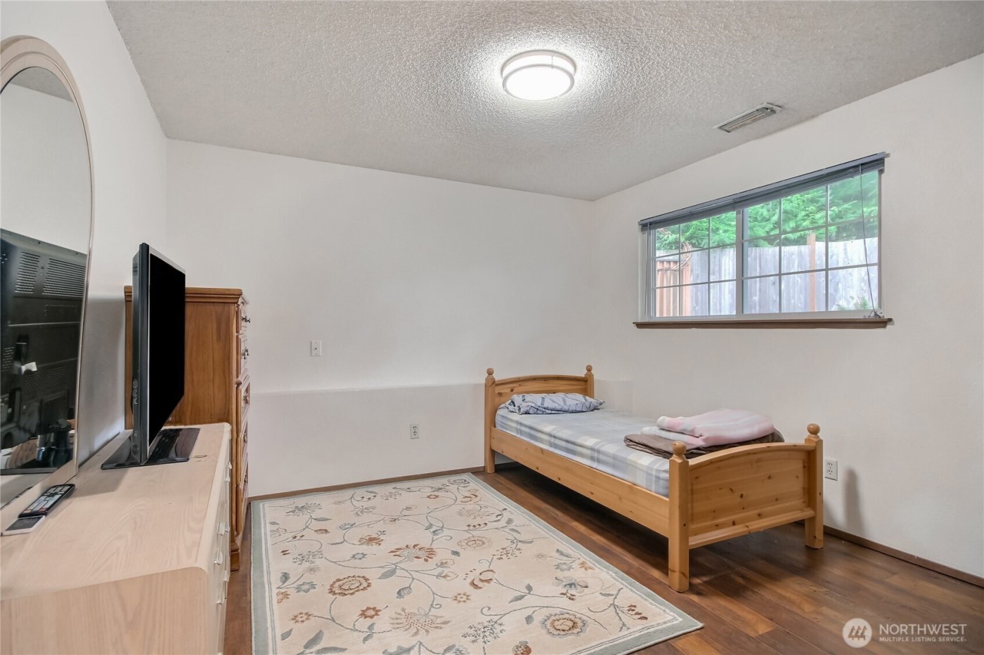 517 SW 324th St , Federal Way, WA 98023