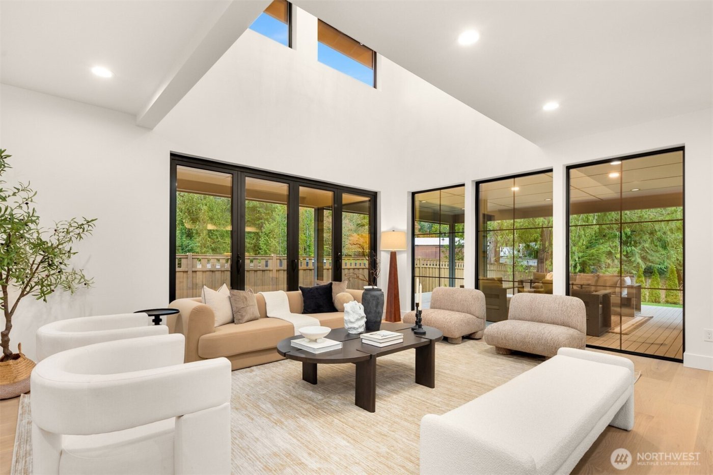 22900 101st Avenue SE, Woodinville, WA 98077-8004