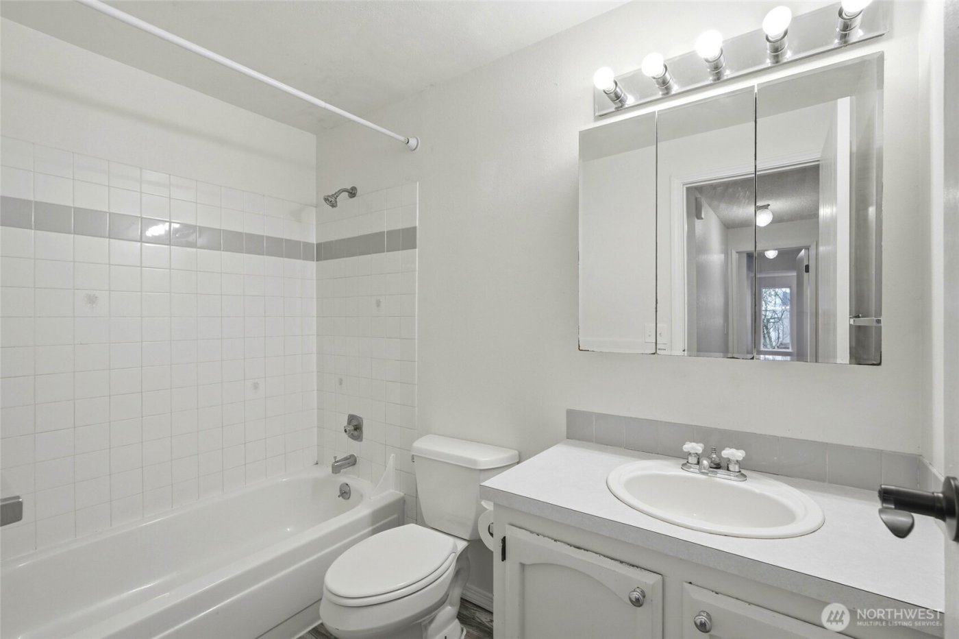 820 Cady Road #H101, Everett, WA 98203