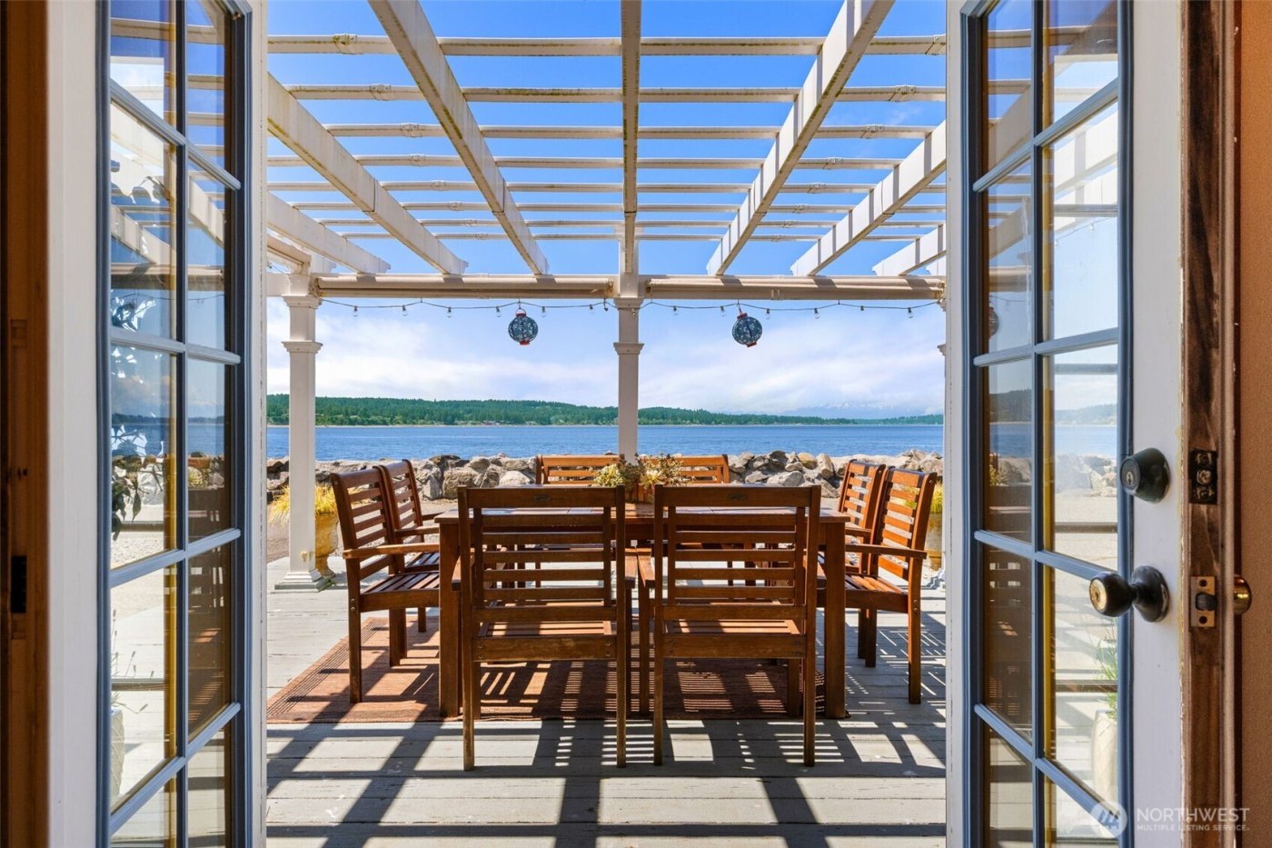 2423 Day Island Boulevard W, University Place, WA 98466