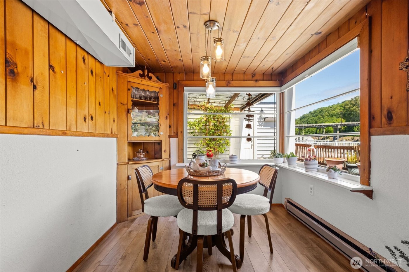 2423 Day Island Boulevard W, University Place, WA 98466