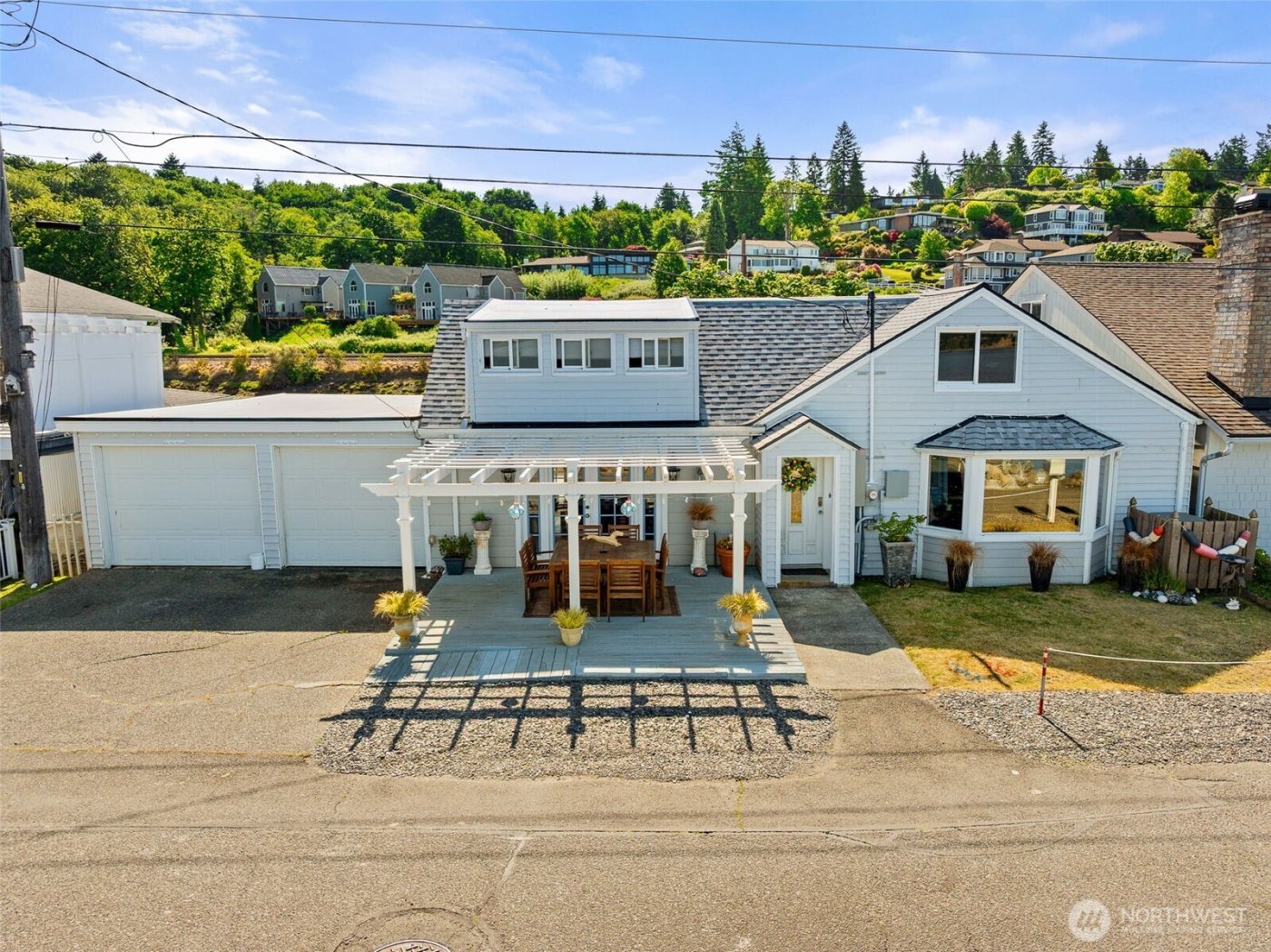 2423 Day Island Boulevard W, University Place, WA 98466