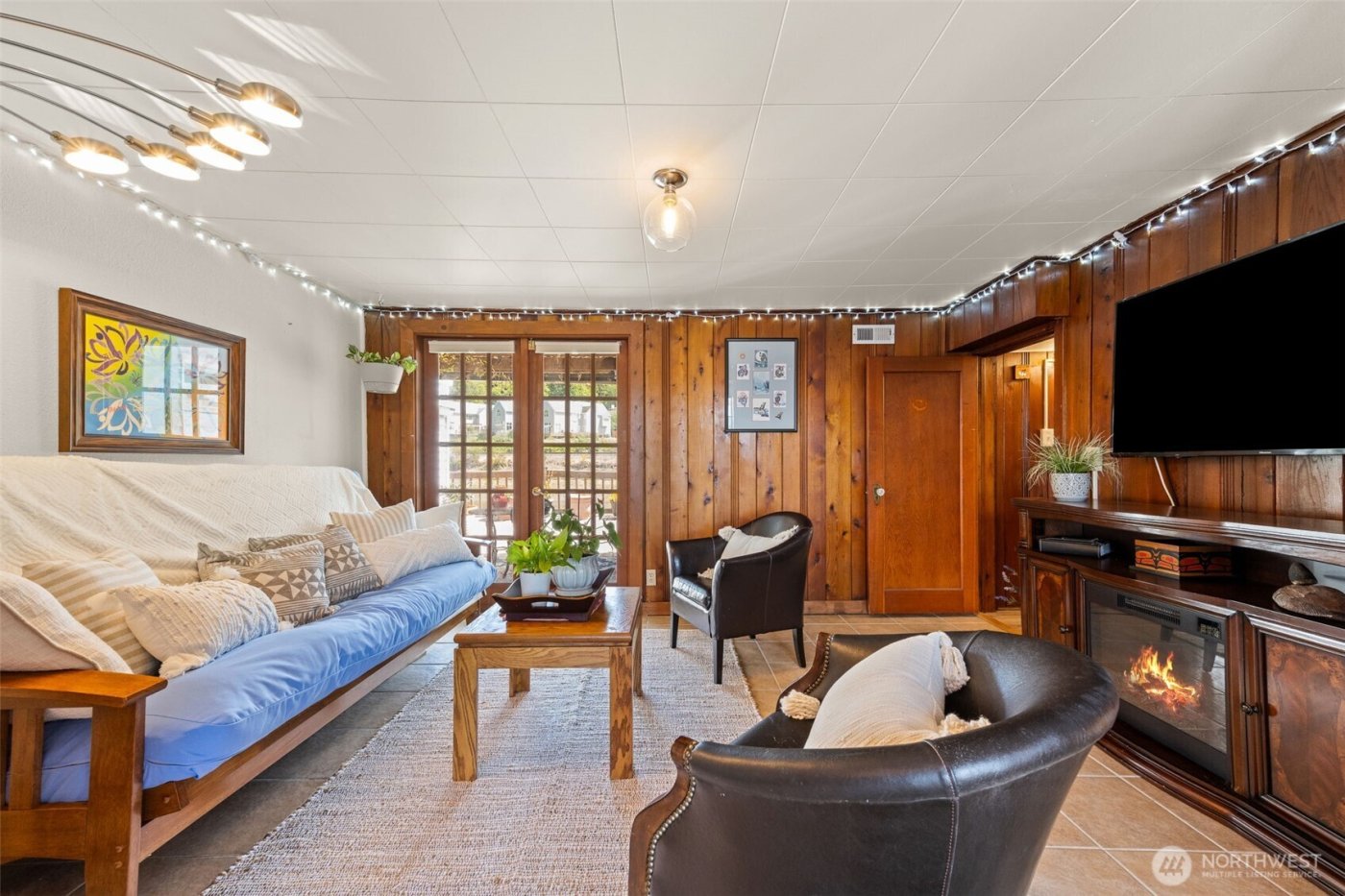 2423 Day Island Boulevard W, University Place, WA 98466