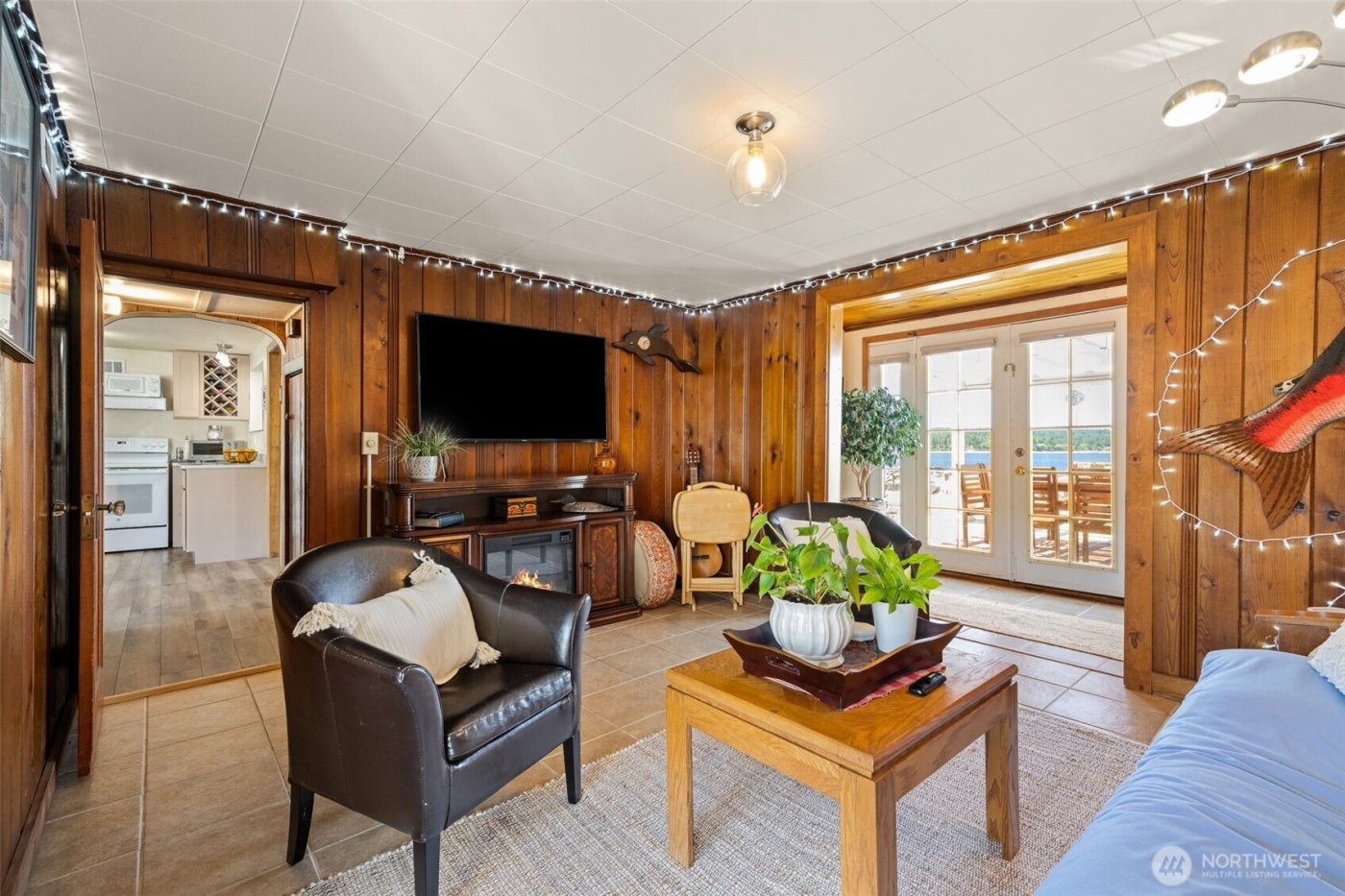 2423 Day Island Boulevard W, University Place, WA 98466