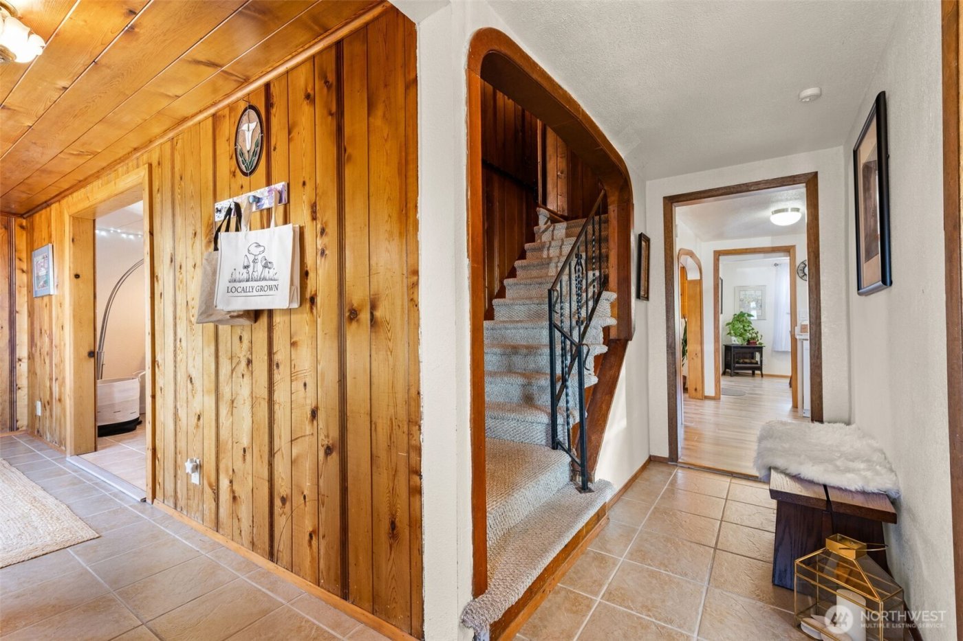 2423 Day Island Boulevard W, University Place, WA 98466