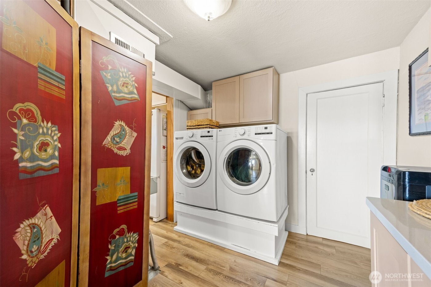 2423 Day Island Boulevard W, University Place, WA 98466