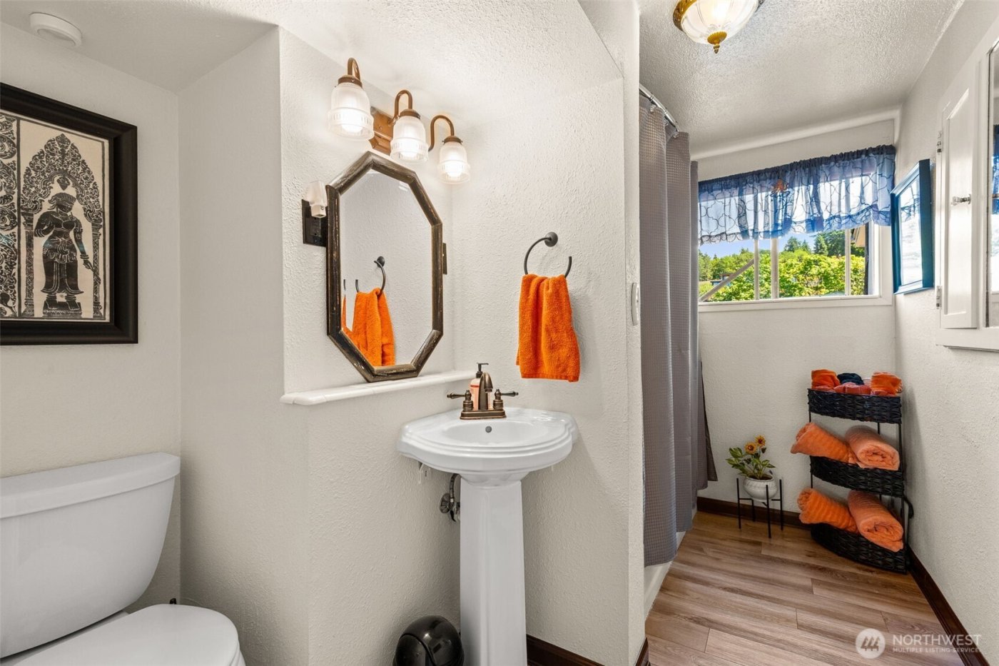 2423 Day Island Boulevard W, University Place, WA 98466