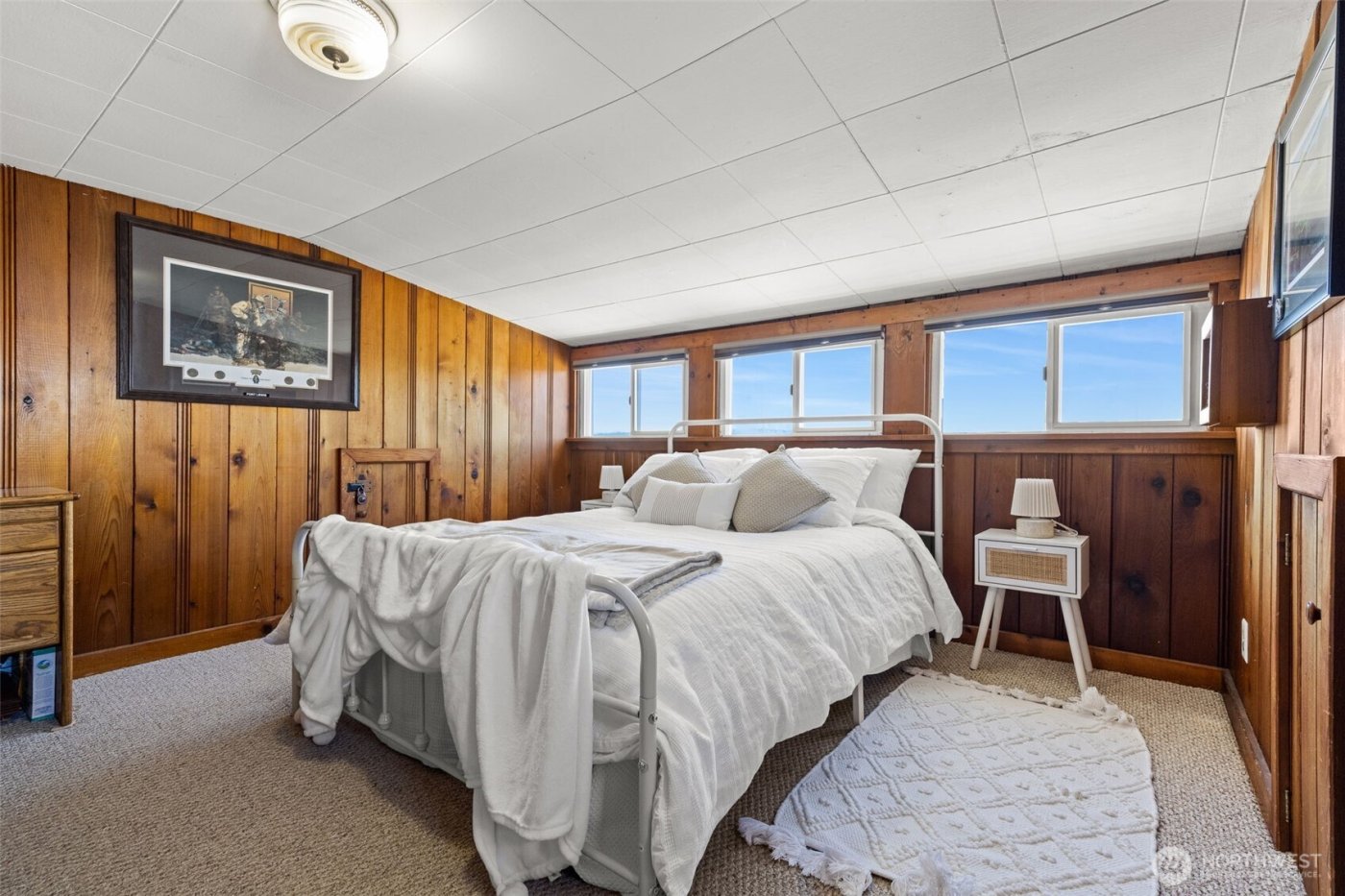 2423 Day Island Boulevard W, University Place, WA 98466