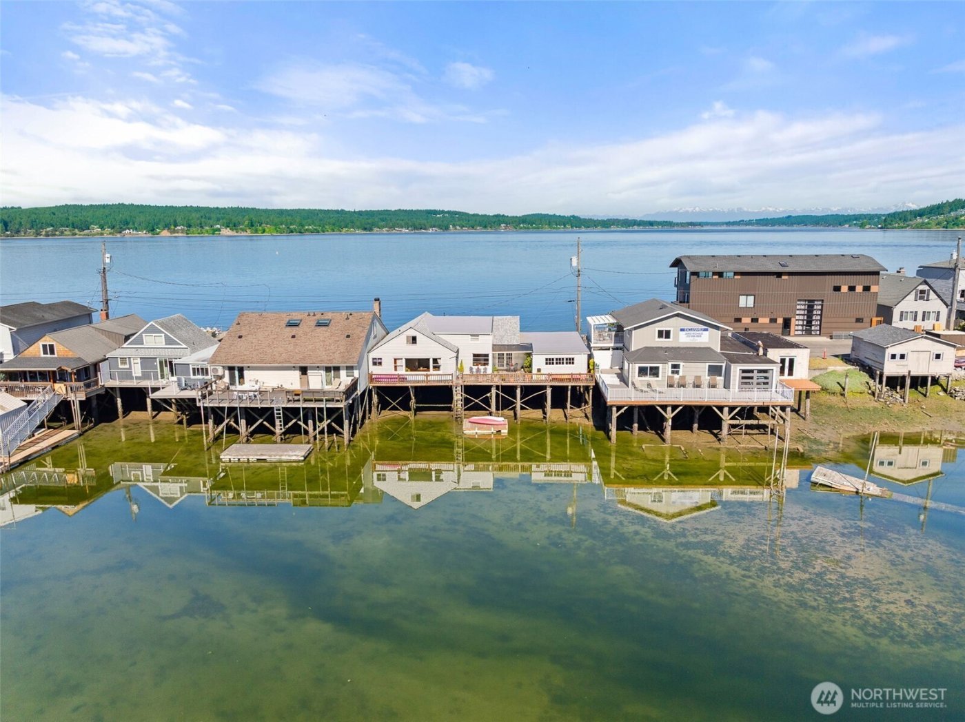 2423 Day Island Boulevard W, University Place, WA 98466