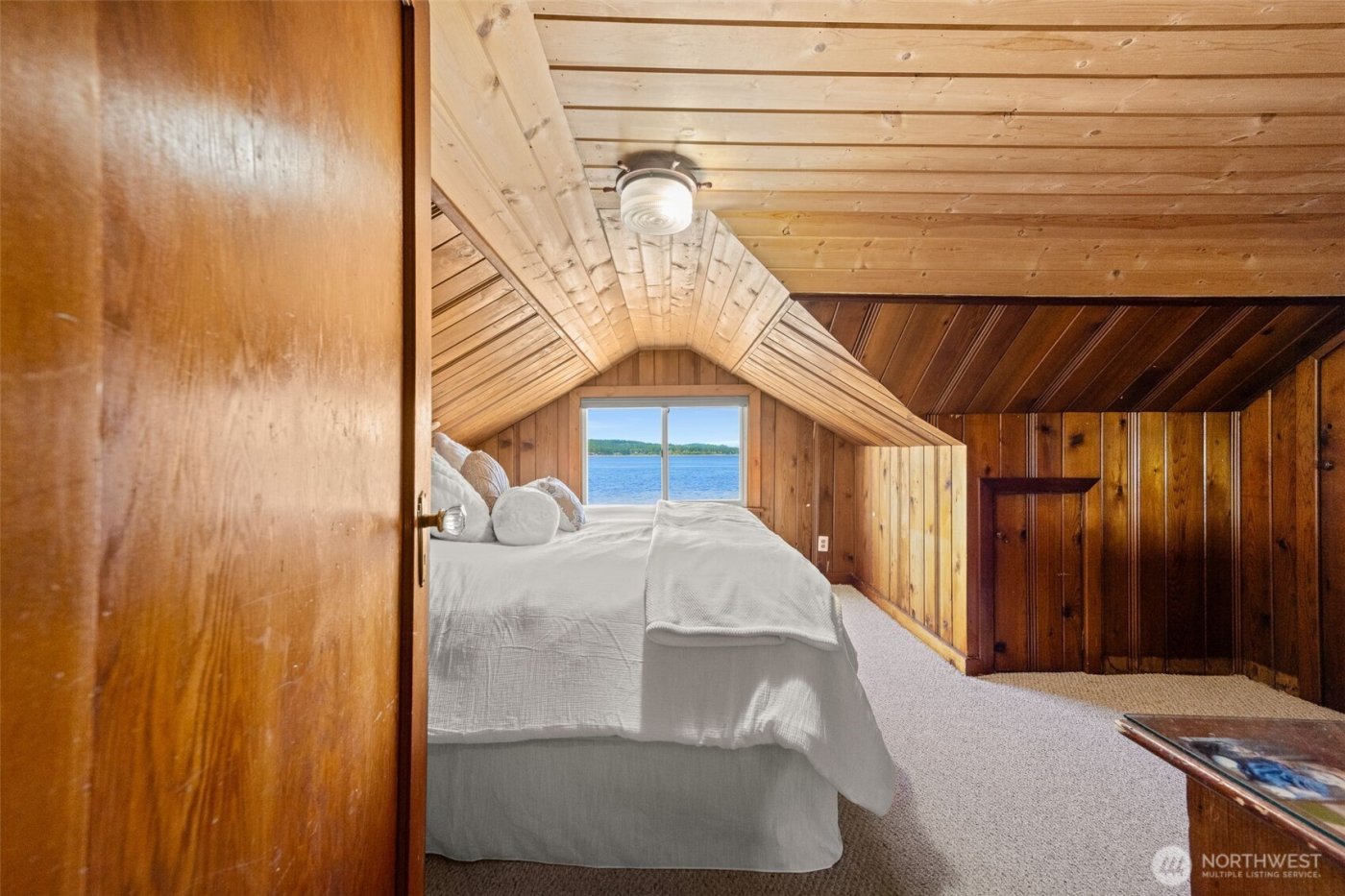 2423 Day Island Boulevard W, University Place, WA 98466