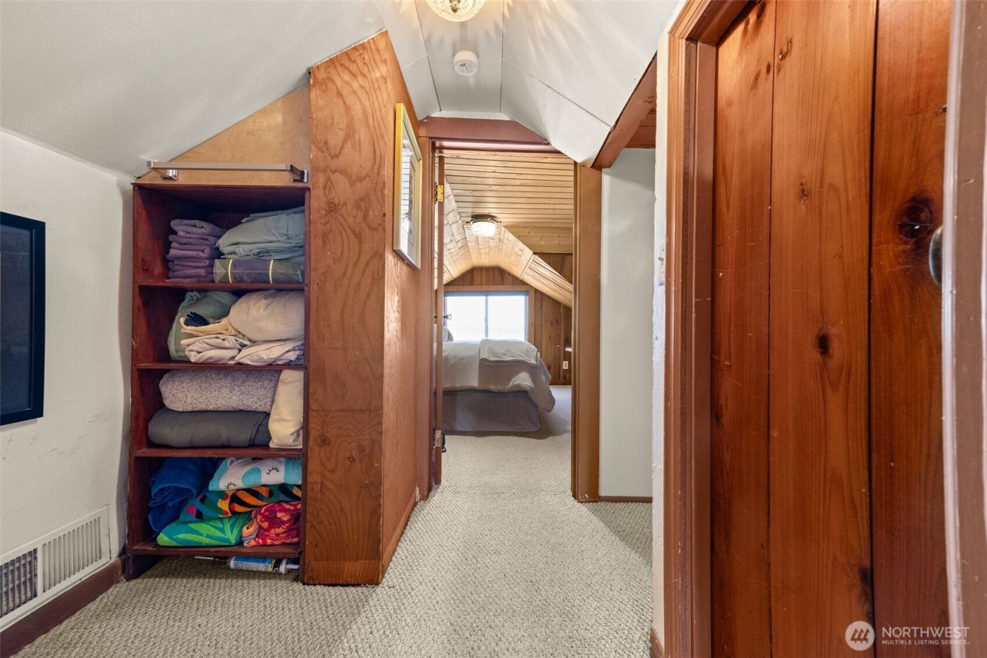 2423 Day Island Boulevard W, University Place, WA 98466