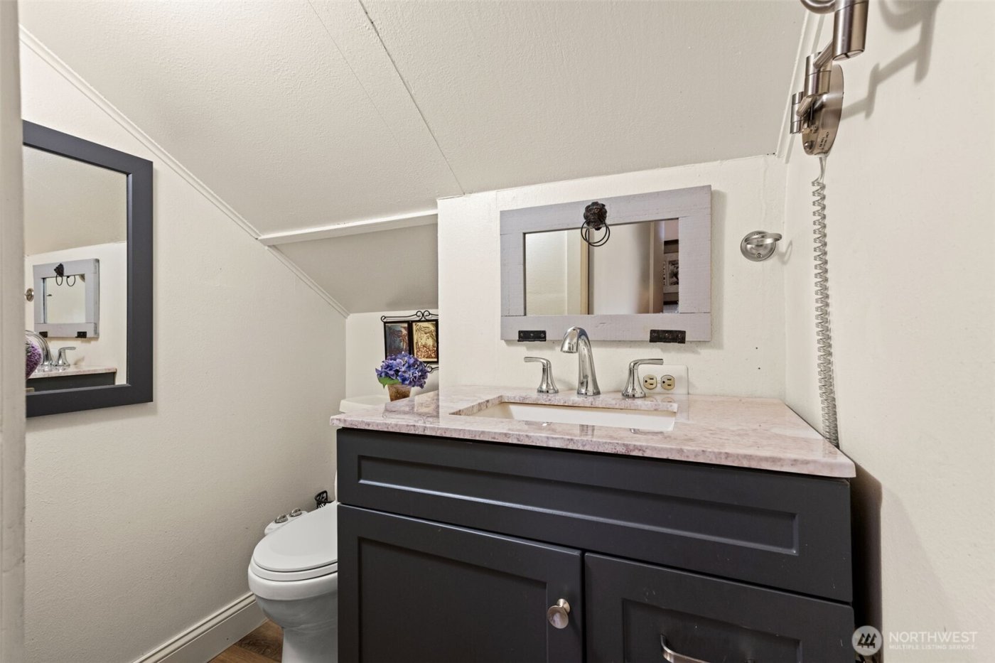 2423 Day Island Boulevard W, University Place, WA 98466