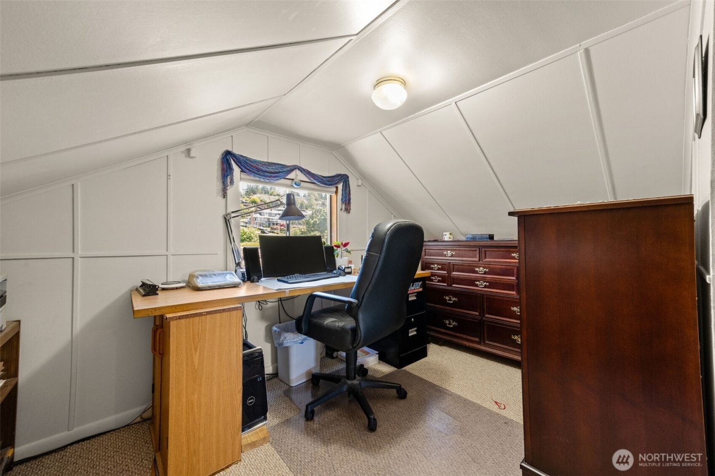 2423 Day Island Boulevard W, University Place, WA 98466