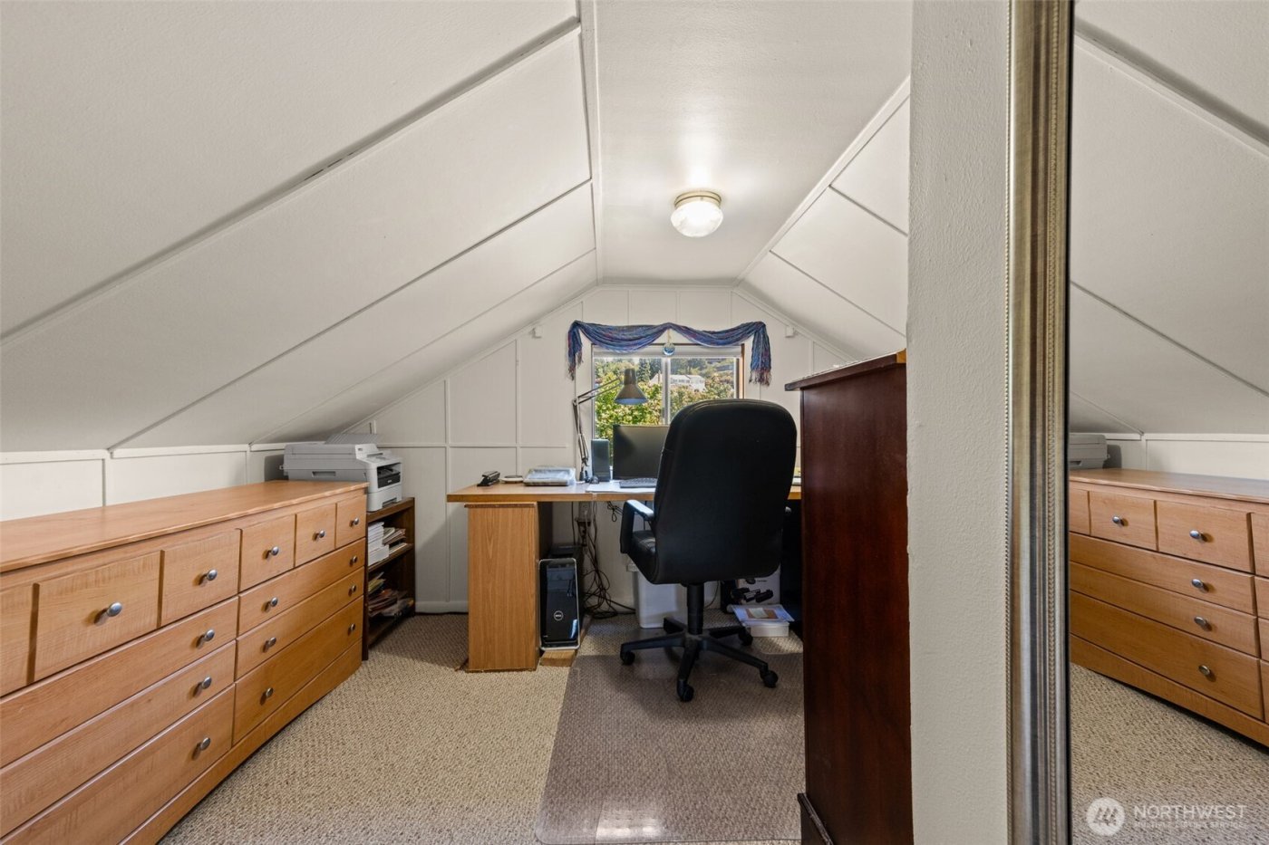 2423 Day Island Boulevard W, University Place, WA 98466