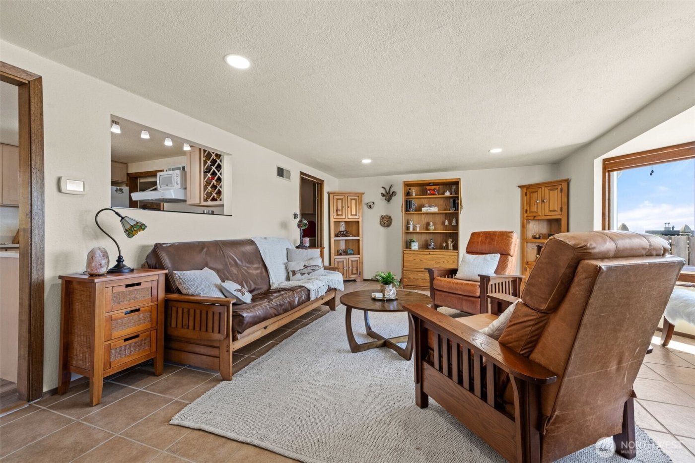 2423 Day Island Boulevard W, University Place, WA 98466