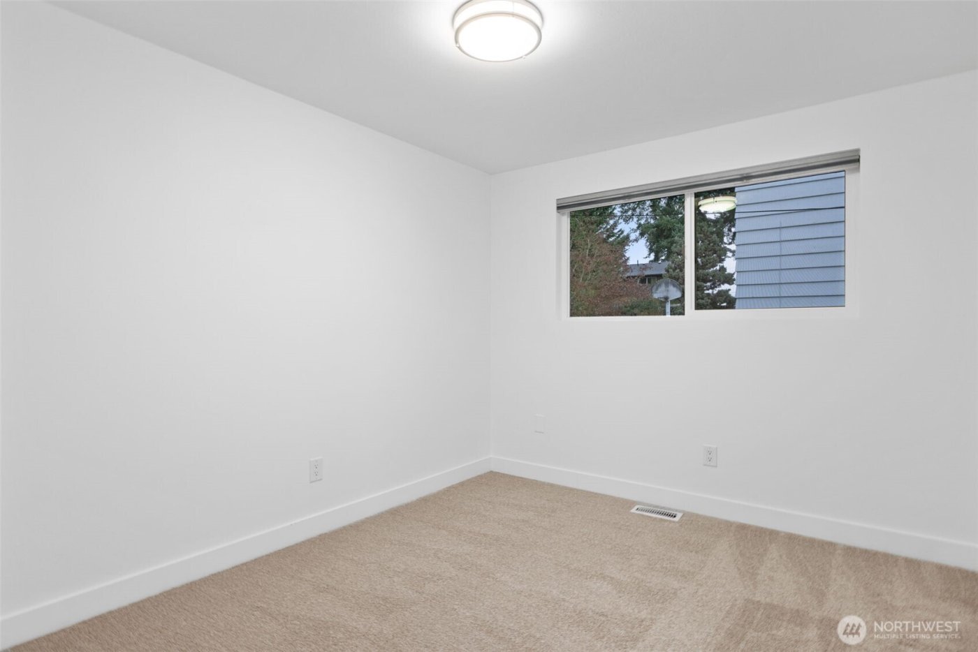 1324 E Walnut Street , Kent, WA 98030