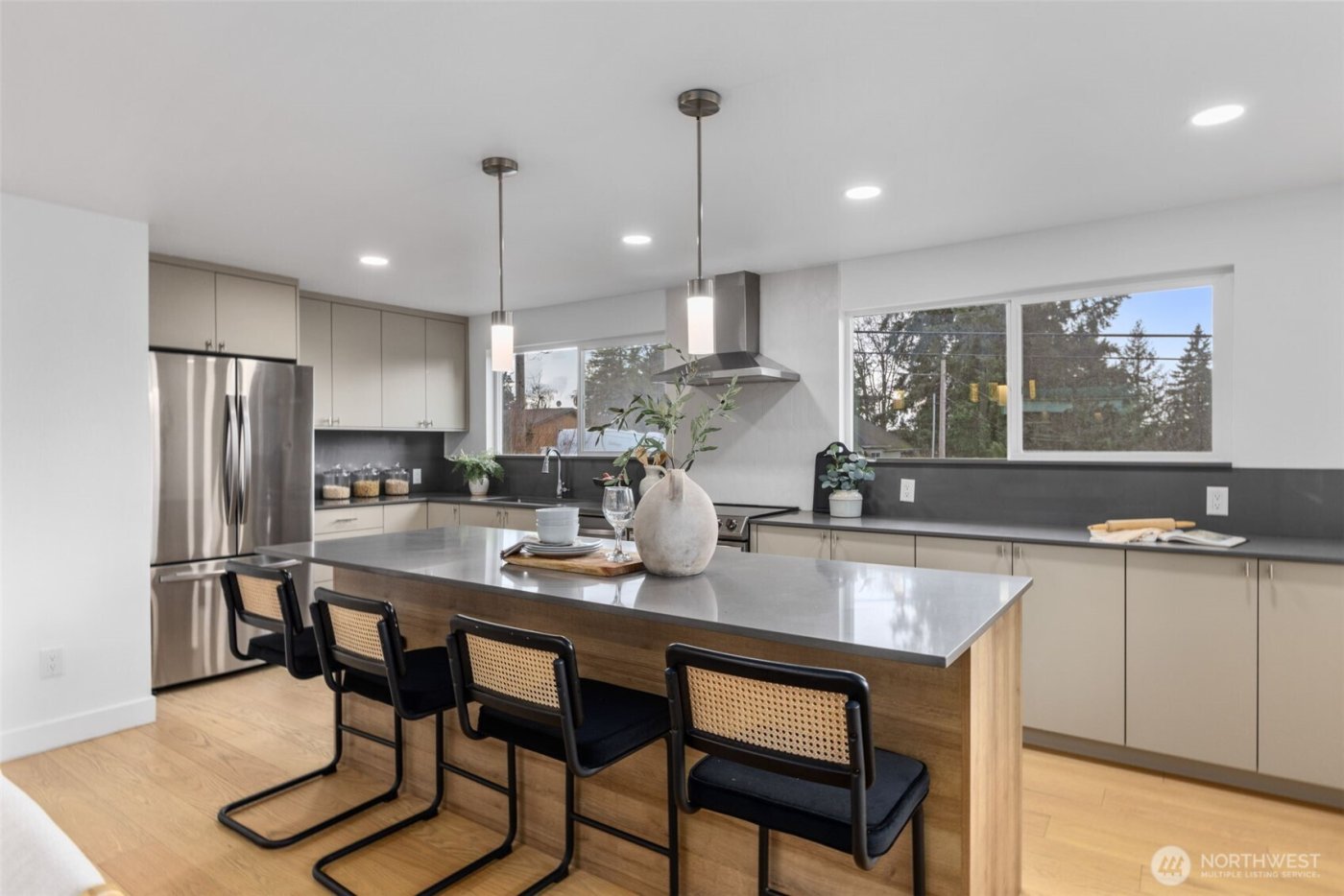 1324 E Walnut Street , Kent, WA 98030