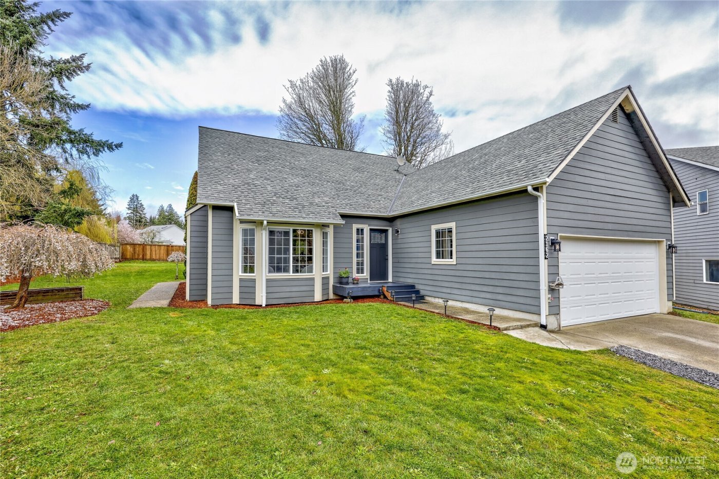 2162 NE Kevos Pond Drive , Poulsbo, WA 98370